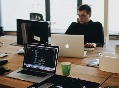 白鯨外貿(mào)網(wǎng)站建設(shè)為您分享：建設(shè)一個(gè)網(wǎng)站的費(fèi)用由哪些組成？