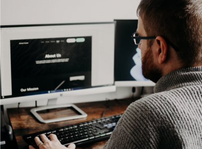 白鯨外貿(mào)網(wǎng)站建設(shè)為您分享：如果想要自己開(kāi)發(fā)套軟件，需要了解哪些？